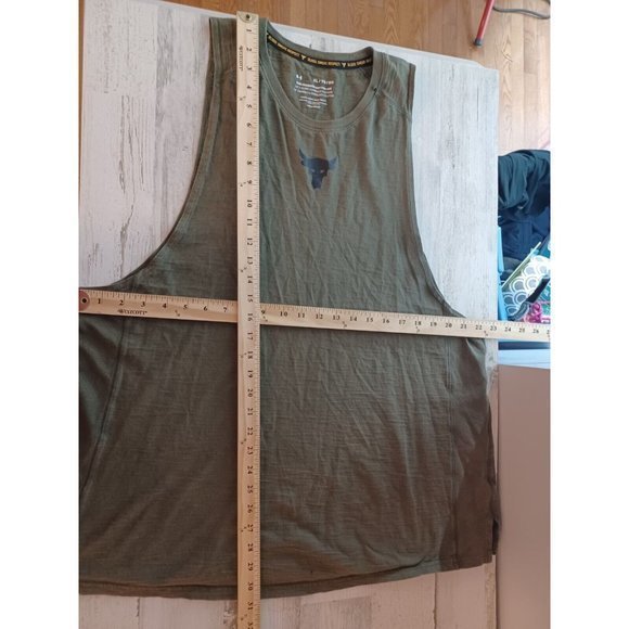 Boys Green Under Armour Tank Top Bull Head In The Center Has Holes XL - Picture 13 of 16